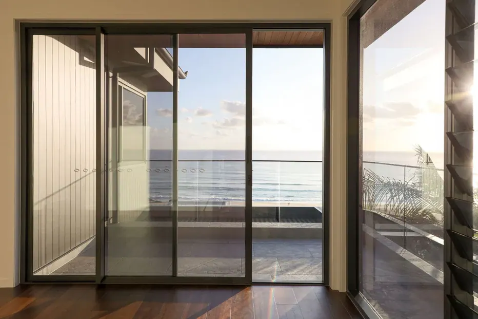 Sliding door onto an alfresco area